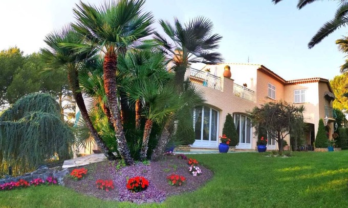 Drap Maison | Appartement indépendant à l'étage dans une villa .