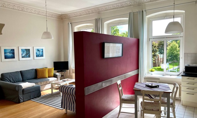 Stralsund Appartement | Appartement L - Ferienwohnung am Theater Haus Olaf Palme 1