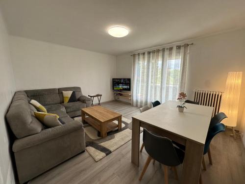 Carpentras Appartement | Appartement Lumineux avec Balcon