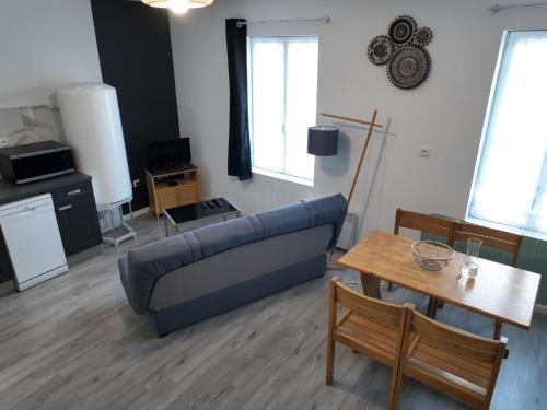 Valenciennes Appartement | Appartement lumineux de ville avec 2 places de parking privées intérieur