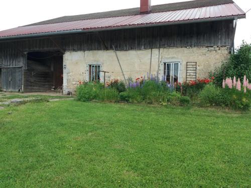 Malpas Appartement | Appartement meublé agréable au cœur du massif du Jura