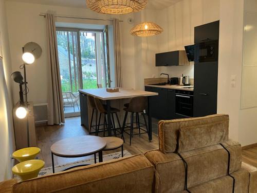 Le Palais Appartement | Appartement moderne avec terrasse près des plages - FR-1-418-258