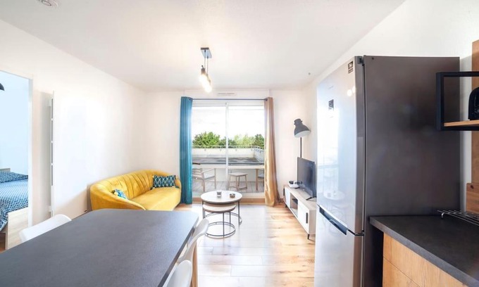 Chalezeule Appartement | Appartement piscine + parking bregille