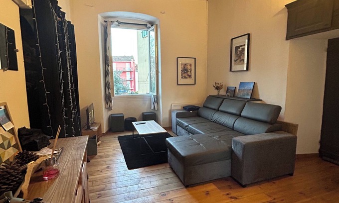 Corte Appartement | Appartement Place Paoli Dans le Centre Historique de Corté