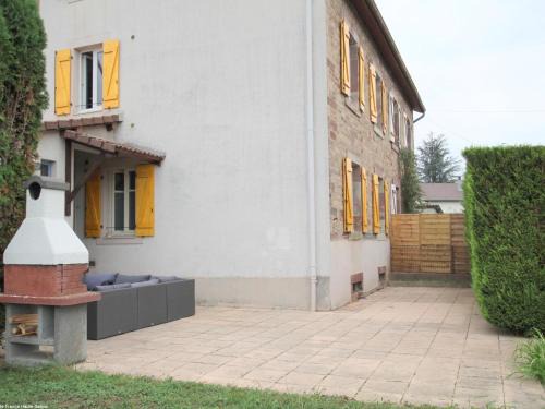 Luxeuil-les-Bains Appartement | Appartement rénové 3 chambres à Luxeuil-les-Bains - FR-1-583-398