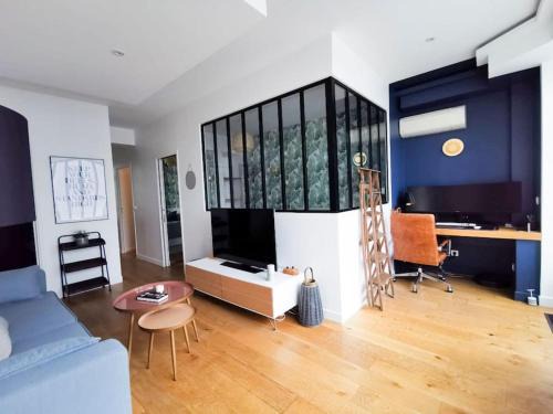 Suresnes Appartement | Appartement rénové une chambre avec espace de travail