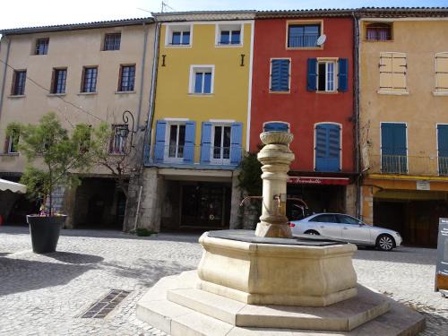 Buis-les-Baronnies Appartement | Appartement spacieux 6 personnes très lumineux