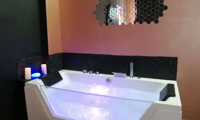 Troyes Appartement | Appartement Spa & Sauna privatif - Troyes Centre