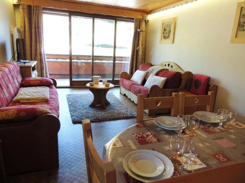 Les Gets Appartement | Appartement T2 au pied des pistes, cœur de village - 3 étoiles - 4 personnes - FR-1-598-65