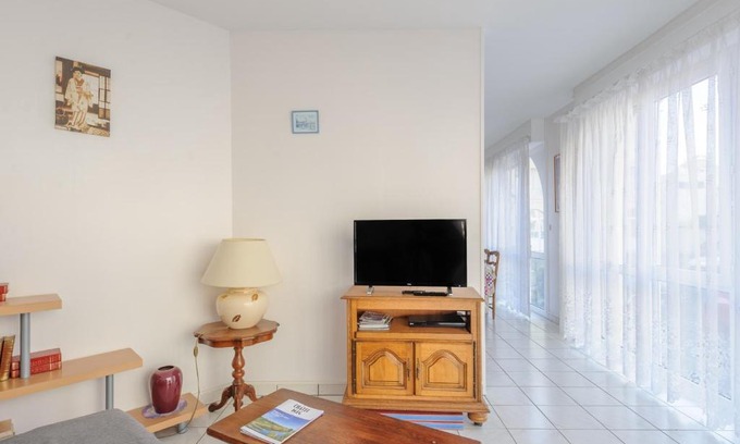 Quartier du Casino Appartement | Appartement T2 à 50m de la plage avec piscine, tennis et balcon - Châtelaillon-Plage - FR-1-535-4