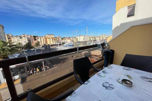 Port Rive Gauche Appartement | Appartement terrasse sur le port, piscine, tennis