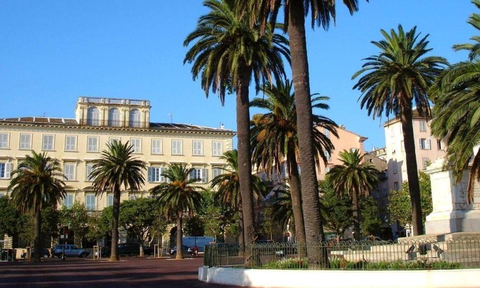 Bastia Appartement | AppartementT3 étage, en campagne ,vue mer, piscine, Bastia, calme (2Glits)