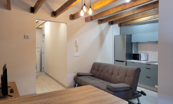 Leon Appartement | Appartment for 2 people with garage and WI-FI. Close to the center of León.