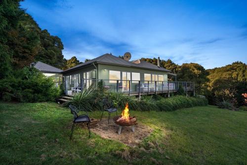 Robertson Maison | Applegarth Cottage - Whole House On 5 Acres
