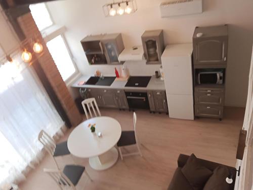 Graulhet Appartement | Appt climatisé, 4 à 6 couchages Tarn, Albi, Gaillac, Cordes, Wifi gratuit, boîte à clés, proche commodités et gare routière