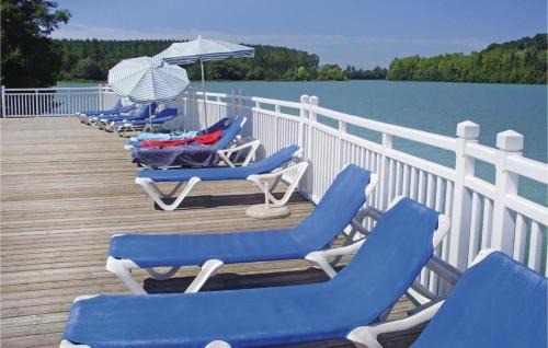 Marciac Appartement | Appt HAMEAU DU LAC avec piscine et vue sur le lac