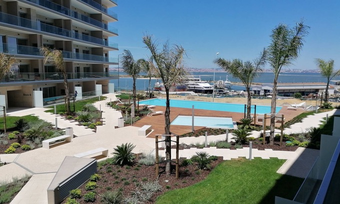 Seixal Appartement | Apt 144 m2 piscine, vue sur Tage mer