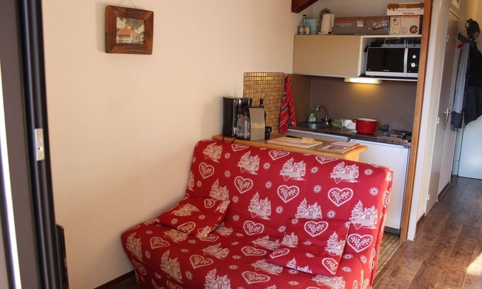 Eclose-Est Appartement | Apt (expo SUD), vue dégagée, agréable et calme. Locs DIMANCHE à DIMANCHE
