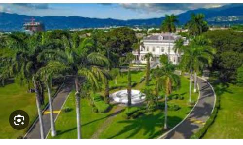 Kingston Appartement | Apt Near Devon - Kingston- POOL- B306 FIWI