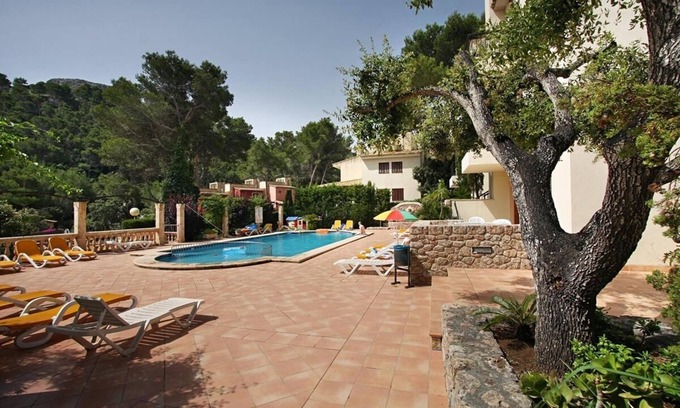 Cala San Vicente Maison | Apt. Roble with balcony, communal pool, close to the beach 300 m, Wifi