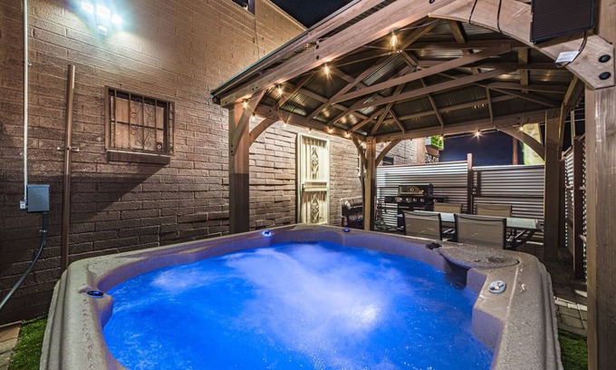 Tucson Maison | APT Style Home 2BR/2BA w/COV Patio Near Airport