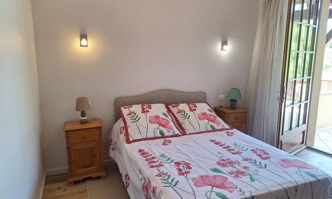 Beaulieu-sur-Dordogne Appartement | Apt T3 65 m2 facing the Dordogne with garage