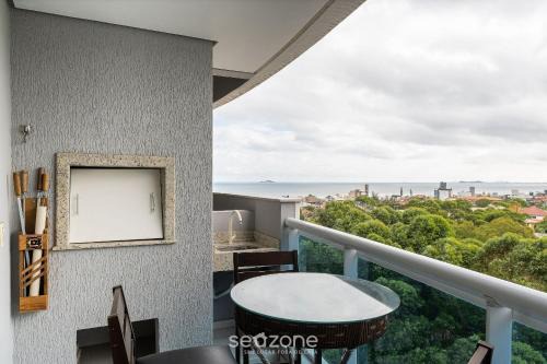 Centro Appartement | Apto com varanda e churrasq 500m da praia RML605