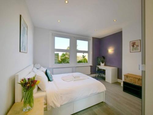 Finchley Church End Appartement | Apt w Garden Oasis in Finchley