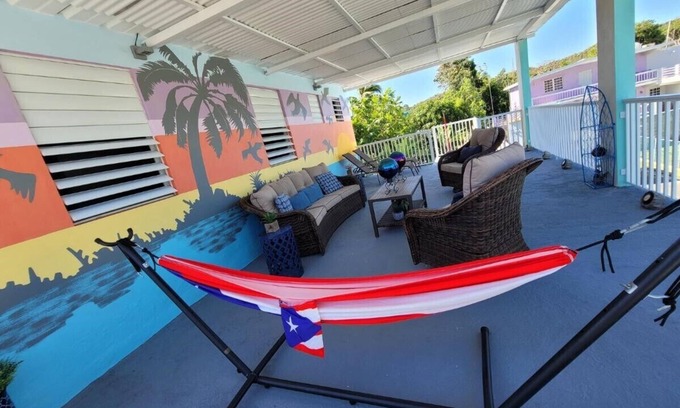 Coto Appartement | Apt w/ Pool Deck & Games, 5 mins From The Beach- CU