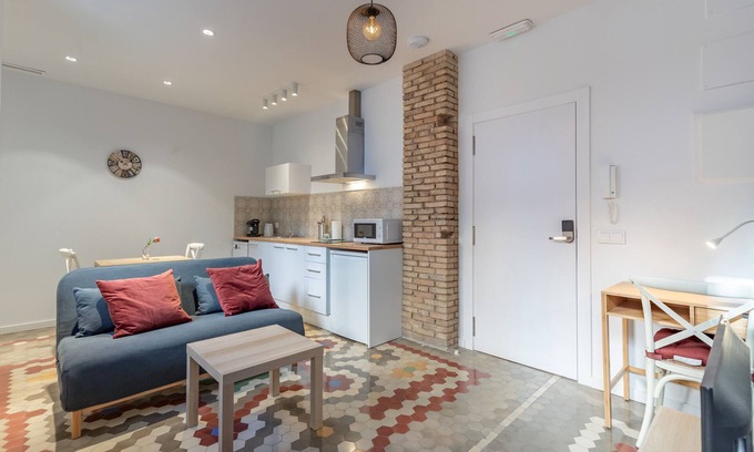 La Petxina Appartement | ☙ Apt. with Antique Floor & lots of Sun Light ❧