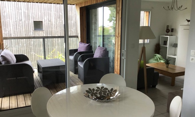 Saint-Marc-sur-Mer Appartement | Apt avec loggia vue exposée est sud , quartier calme à 7 mn à pied de la plage