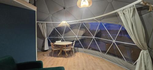 Mucharz Autre | Aqua Glamp