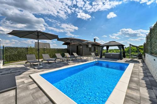 Krapina-Zagorje Maison | AquaHaven With Private Pool And Wellness - Happy Rentals