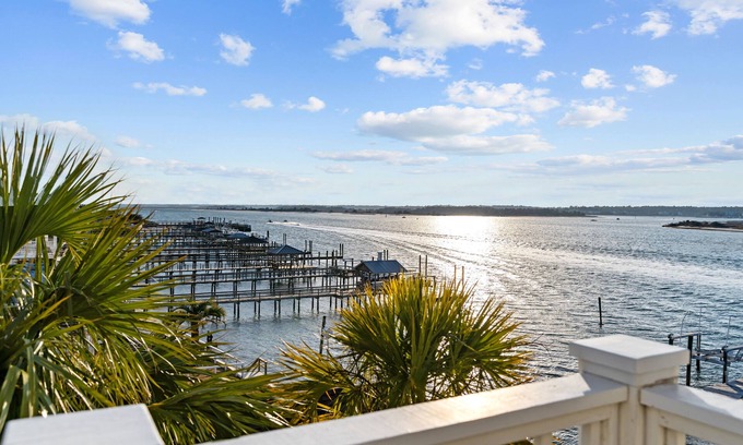 South End Maison | Aquarium #159 - Soundfront Home on Wrightsville Beach w/ Private Dock!