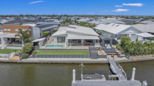 Banksia Beach Maison | Aquila - Majesty and Elegance