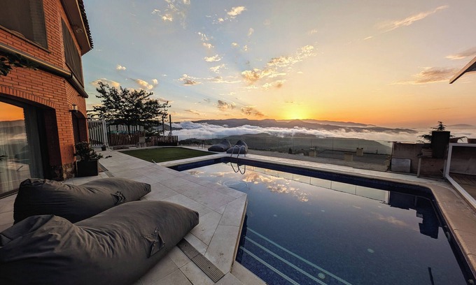 Bigues I Riells Appartement | AranEtxea. An apartment with spectacular views.