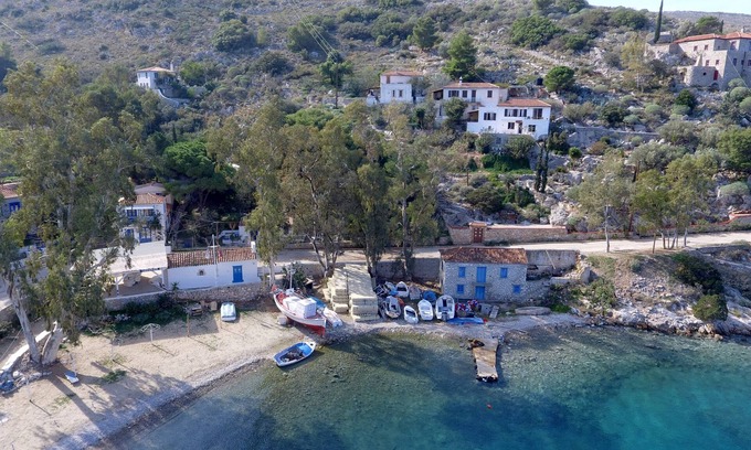 Hydra Maison | Arbeli House pour des vacances idylliques au soleil et à la mer dans la baie de Mandraki, Hydra