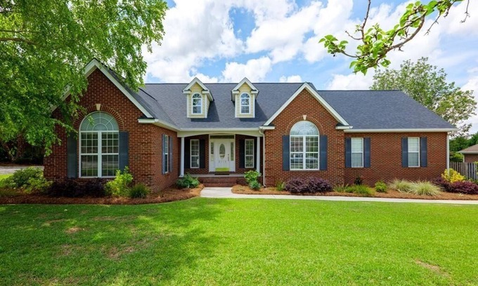 Valdosta Maison | Arbor Run Oasis: Southern Charm & Modern Elegance