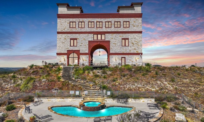 Johnson City Hôtel | Arc de Texas- Lafayatte Suite I ATV's, Pool, Stargazing, on 2001 acres!