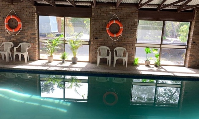 Nicholson Maison | Arcadia - Rural Paradise with large indoor solar heated pool. Pet friendly.