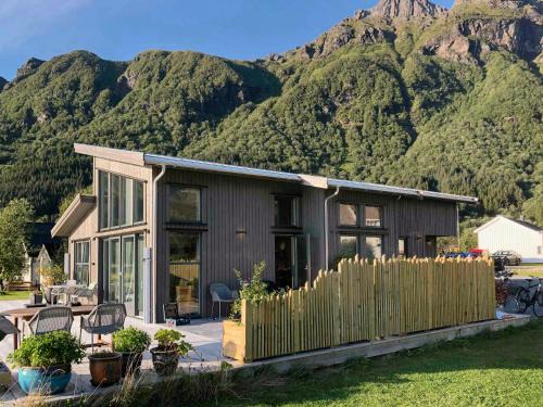 Gildeskal Maison | Architect Cabin Embraced By Sea And Mountains