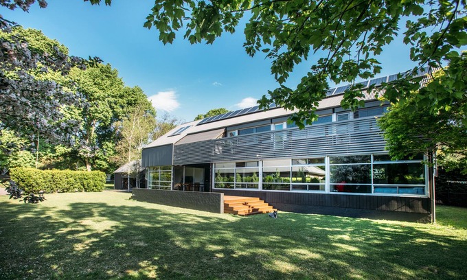 Burrawang Maison | Architect designed contemporary home in the heart of Burrawang Village
