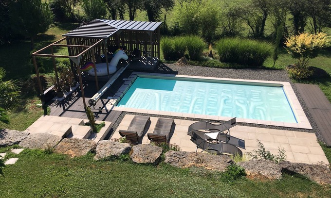 Villeneuve d'Aveyron Maison | Maison d'architecte avec terrasses et piscine extérieure proche village médiéval