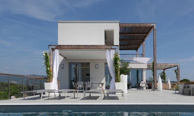 Cipressa Villa | Architecturally designed luxury Villa - Casa del Cielo