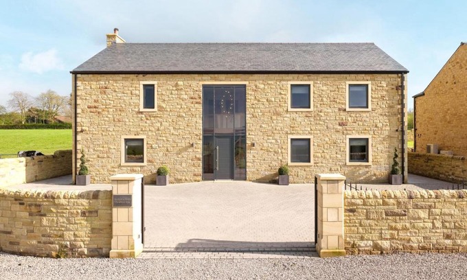 Blackburn Maison | Archstone House