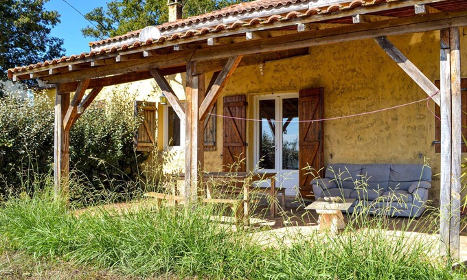 Gaujacq Maison | Are you dreaming of a relaxing vacation with southern flair? Then this quietly located country house