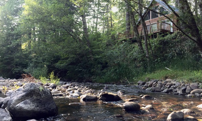 Paradise Estates Cabine | ZONE FAVORITE! Superbe cabine Creek-Front, à quelques minutes du mont. Rainier!