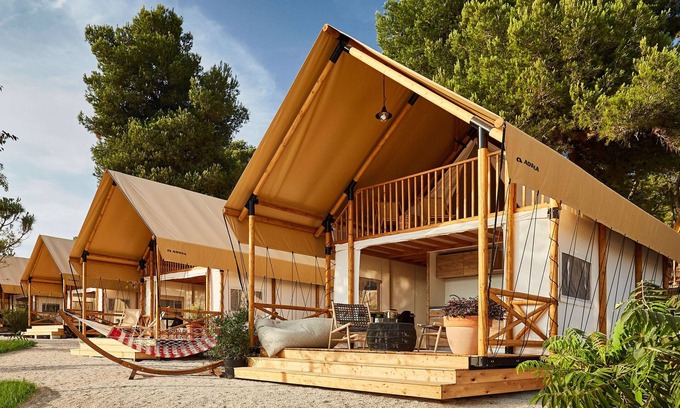 Pomer Location De VR | Arena One 99 Glamping