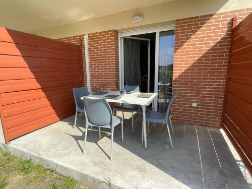 Saint-Aubin-le-Monial Appartement | Argelès sur mer - Appartement deux pièces - AR920-006