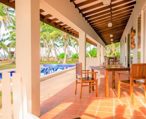 Kahandamodara Maison | Arhimser Villa-superb 4 bedroom beachfront BB for 8 in Ranna, Tangalle, pool, 7 night stays free pick up, serviced, taxes included